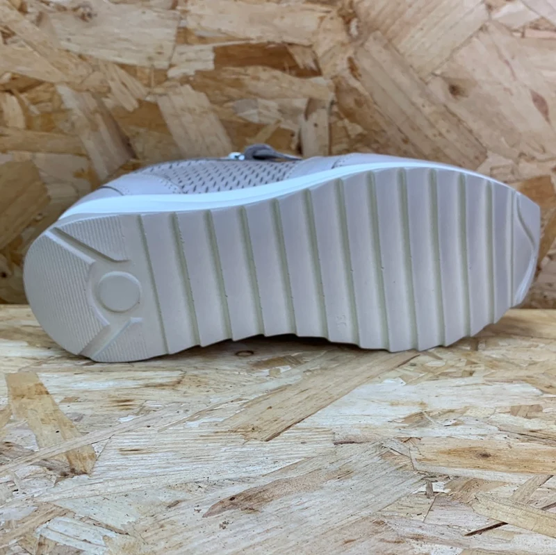 Carmela Modische Keilsneaker aus Leder für Damen – Eisgrau