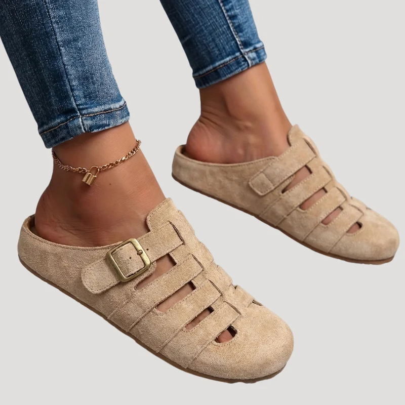 Matilda | Damen Schnallen Clogs mit Cut-Out Details