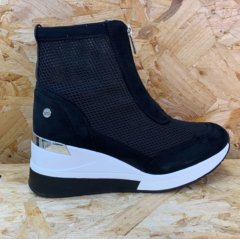 Xti Modische Damen-Sneaker mit Keilabsatz – Schwarz