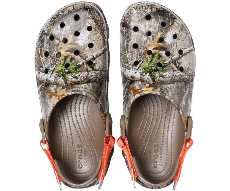 Crocs Unisex Classic All-Terrain Realtree Clog – Walnuss