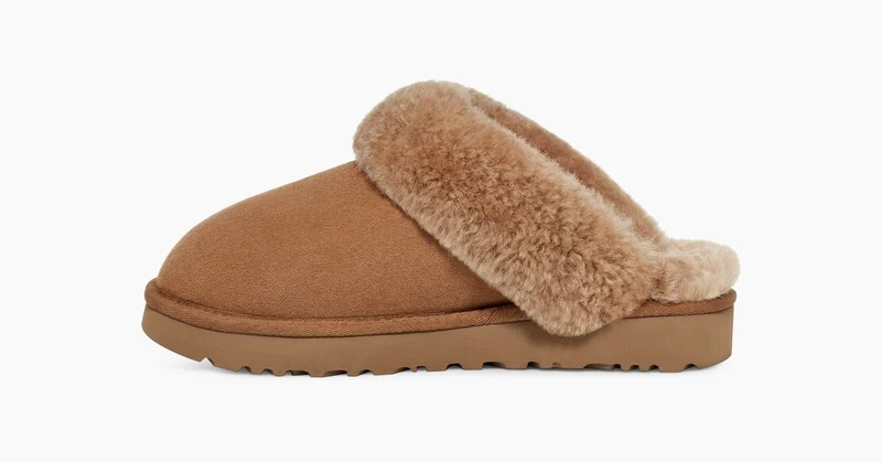 UGG Damen Classic II Hausschuhe – Kastanie