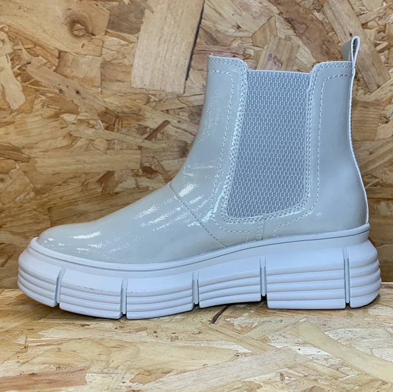 S. Oliver Damen Fashion Patent Ankle Boot – Grau
