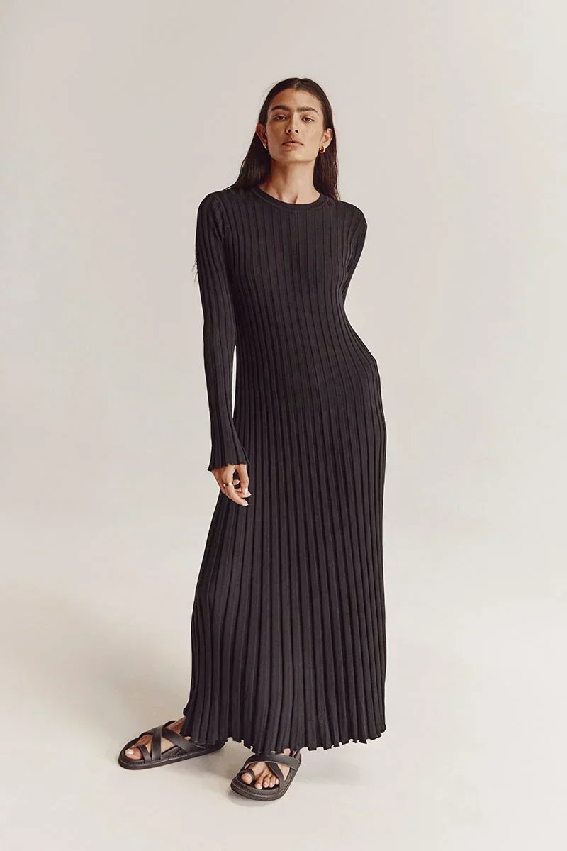 Elodie | Strick-Midikleid mit Rundhalsausschnitt