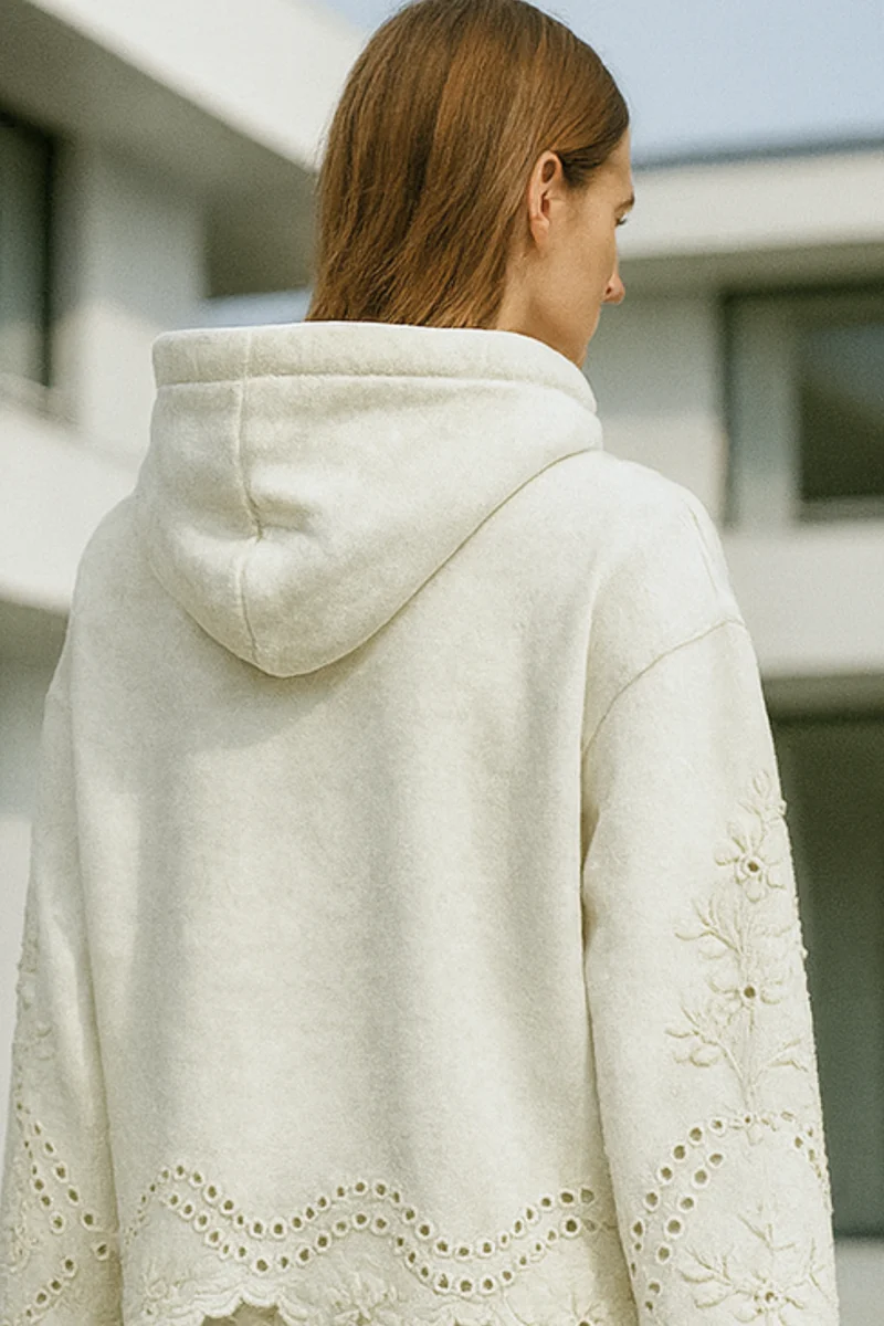 Lucia | Jumper mit Spitzen-Details