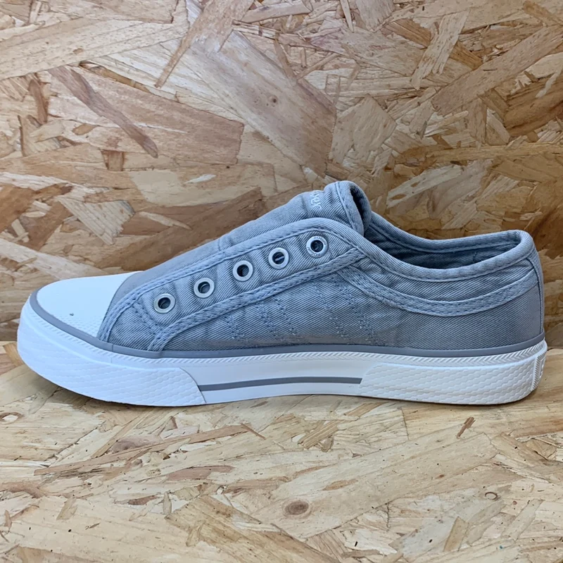 S. Oliver Modischer Damen-Slip-On-Trainer – Soft Blue