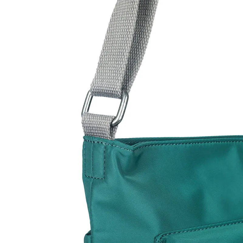 Roka Unisex Kennington B-Tasche – Türkis