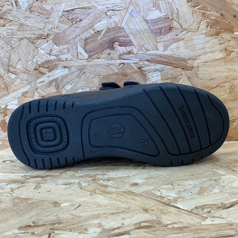 Biomecanics Kinder-Schulschuh aus Leder mit zwei Riemen – Schwarz