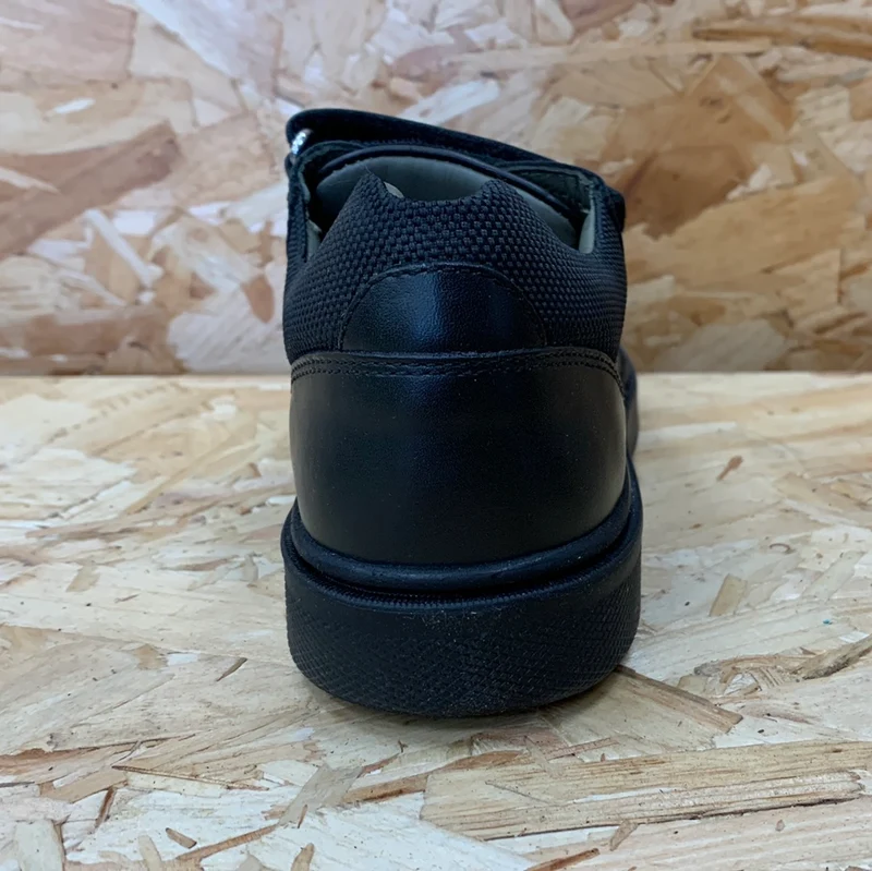 Geox Riddock BF Schulschuhe für Kinder – Schwarz