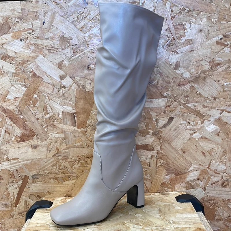 S. Oliver Damen Fashion Tall Boot – Taupe