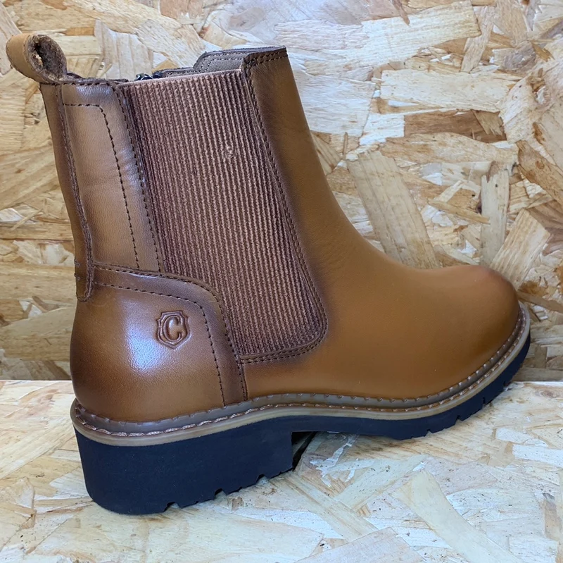 Carmela Modische Damen-Stiefelette aus Leder – Kamel