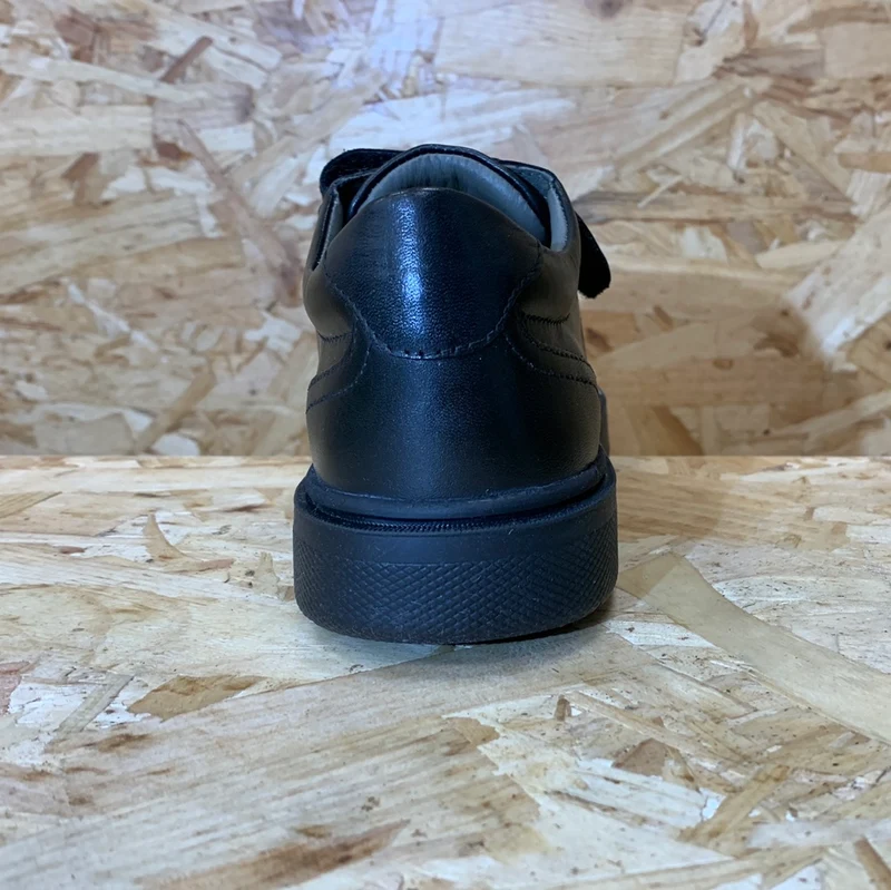 Geox Riddock I Schulschuh aus Leder für Kinder – Schwarz