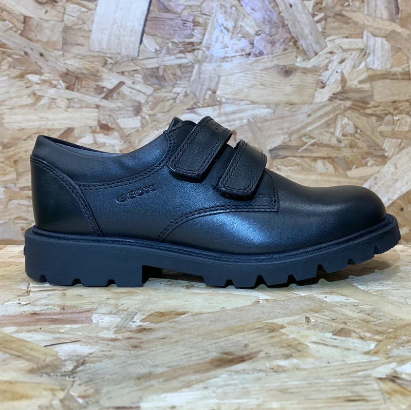 Geox Kinder Shaylax E Schulschuh aus Leder – Schwarz