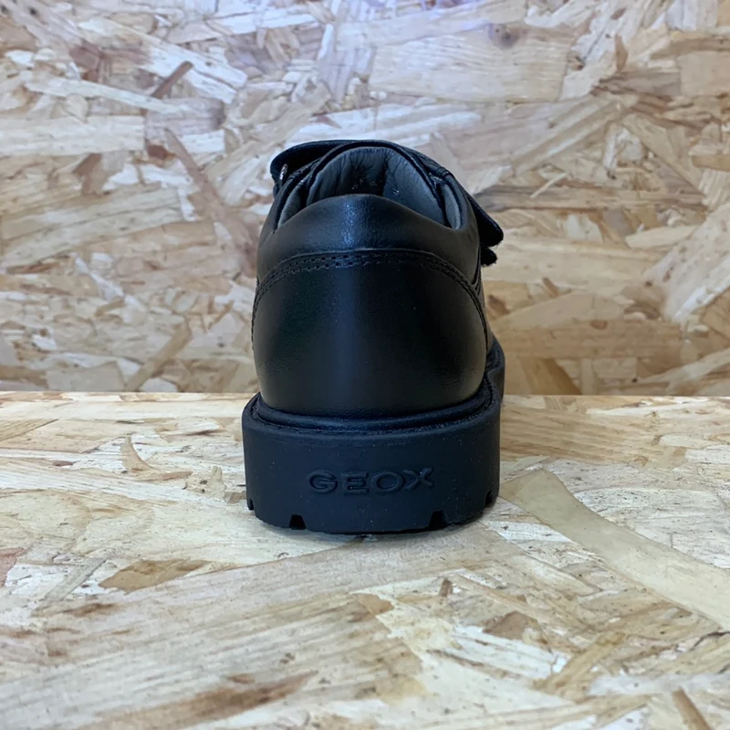Geox Kinder Shaylax E Schulschuh aus Leder – Schwarz