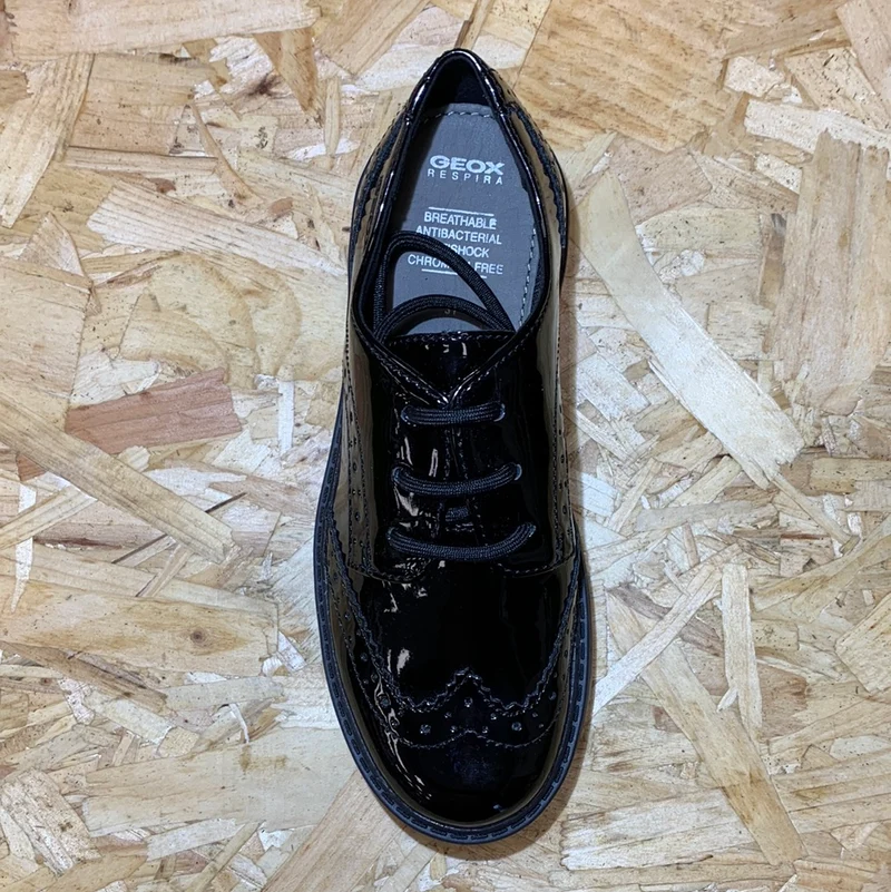 Geox Kinder Casey N Patent Schulschuh – Schwarz
