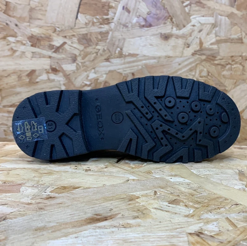 Geox Kinder Casey N Patent Schulschuh – Schwarz