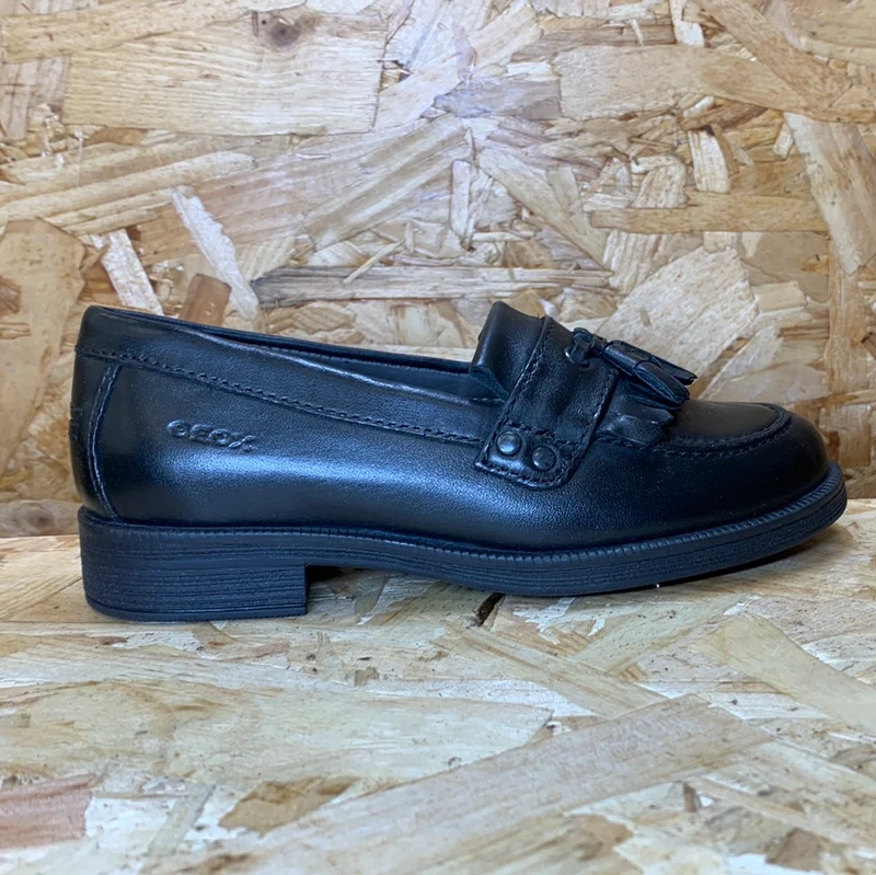 Geox Kinder Agata A Schulschuh aus Glattleder – Schwarz