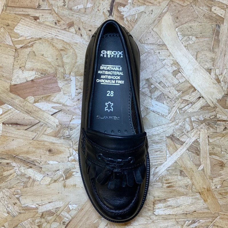 Geox Kinder Agata A Schulschuh aus Glattleder – Schwarz
