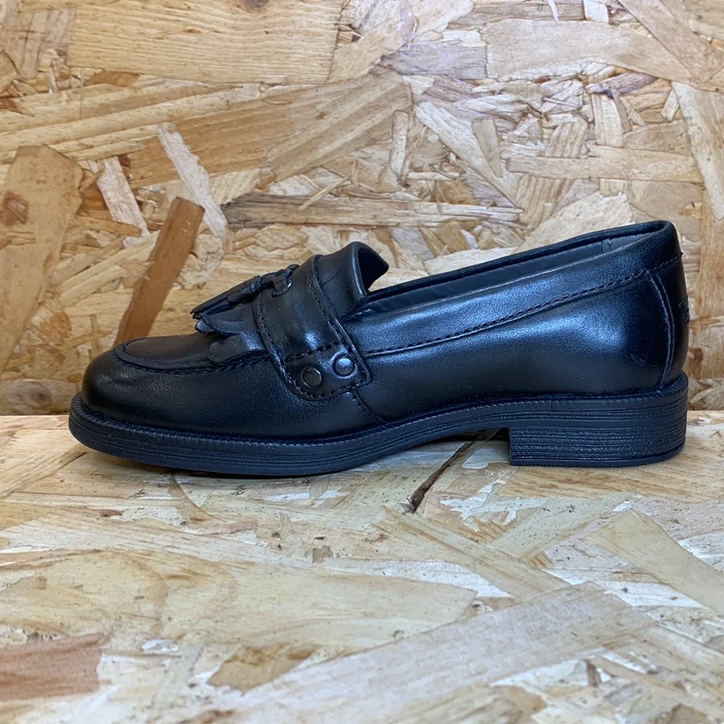Geox Kinder Agata A Schulschuh aus Glattleder – Schwarz