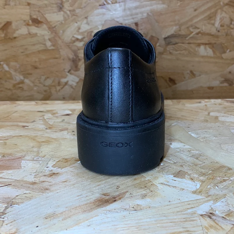 Geox Kinder Casey C Schulschuh aus Glattleder – Schwarz