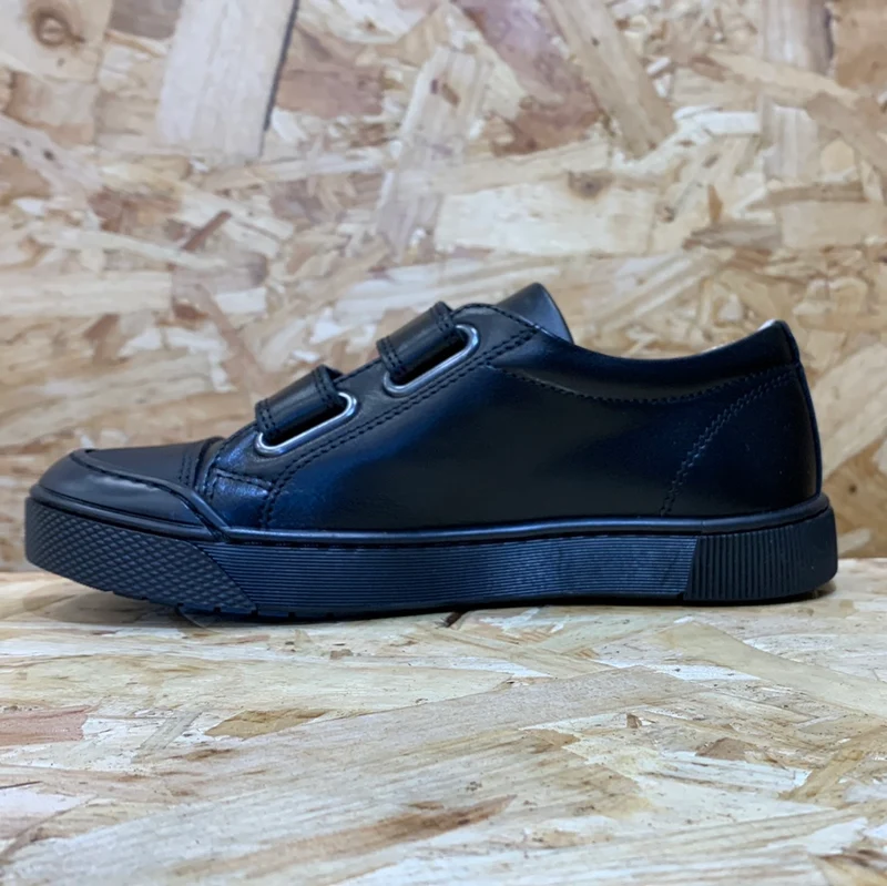 Petasil Linas II Lederschuh für Kinder – Schwarz