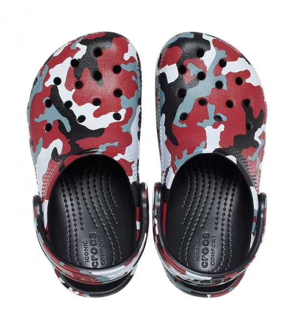 Crocs Klassischer Camo-Clog für Kinder – Schwarz / Rot