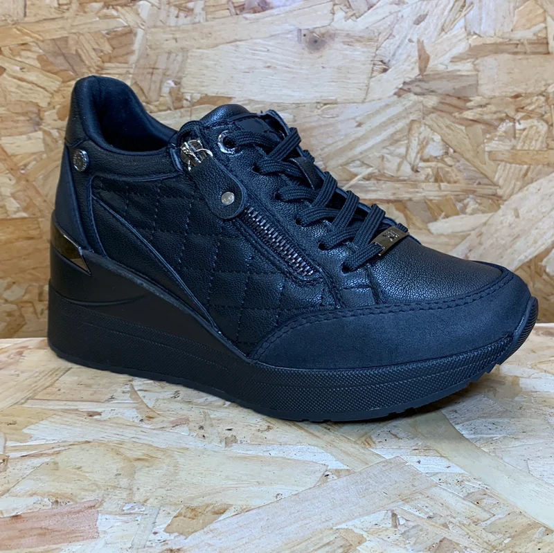 Xti Modische Damen-Sneaker mit Keilabsatz – Schwarz