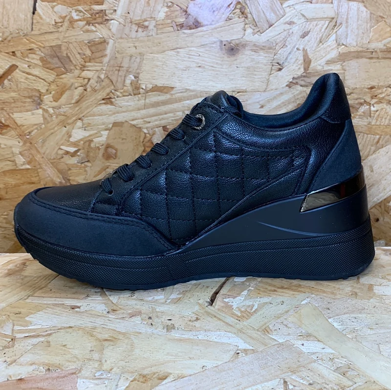 Xti Modische Damen-Sneaker mit Keilabsatz – Schwarz