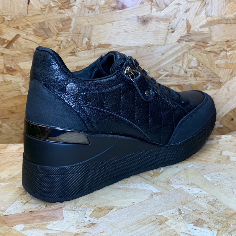 Xti Modische Damen-Sneaker mit Keilabsatz – Schwarz