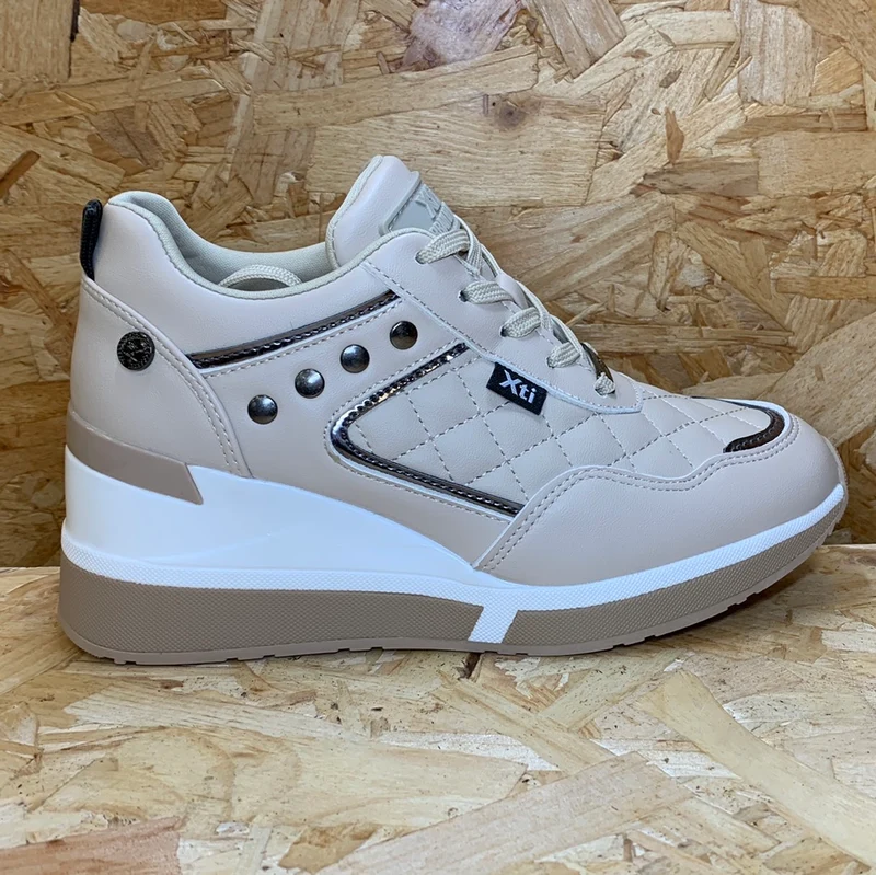 Xti Modische Damen-Sneaker mit Keilabsatz – Beige