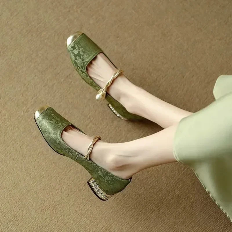 Elva Pumps mit Perlen-Detail | Grün