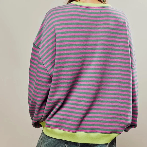 Helen Gestreifter Oversize Pullover mit Küstenflair | Grün / Rosa