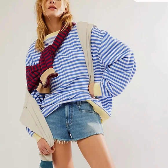 Helen Gestreifter Oversize Pullover mit Küstenflair | Hellblau