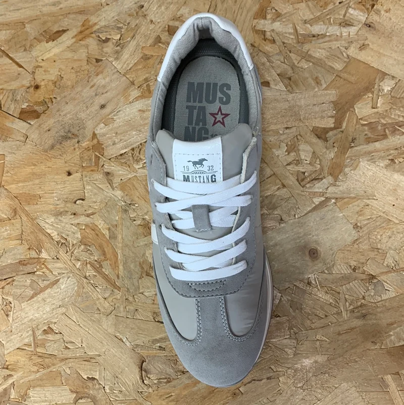 Mustang Modische Damen-Sneaker – Grau