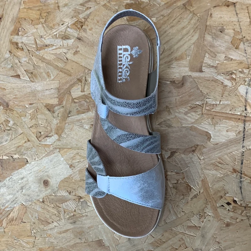Rieker Modische Damensandale – Metallic