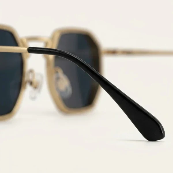 Herren Sonnenbrille mit geometrischer Vollrandfassung und Winkelsteg