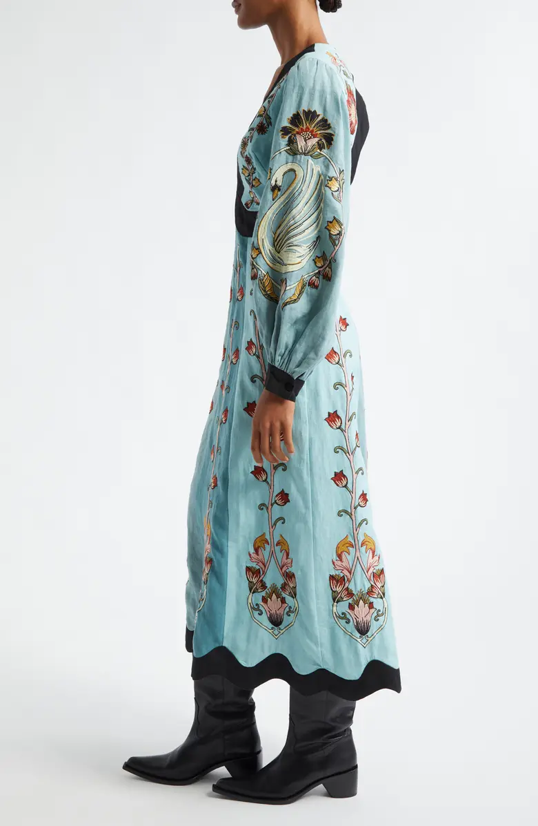 Katrielle | Himmelblau besticktes Kleid