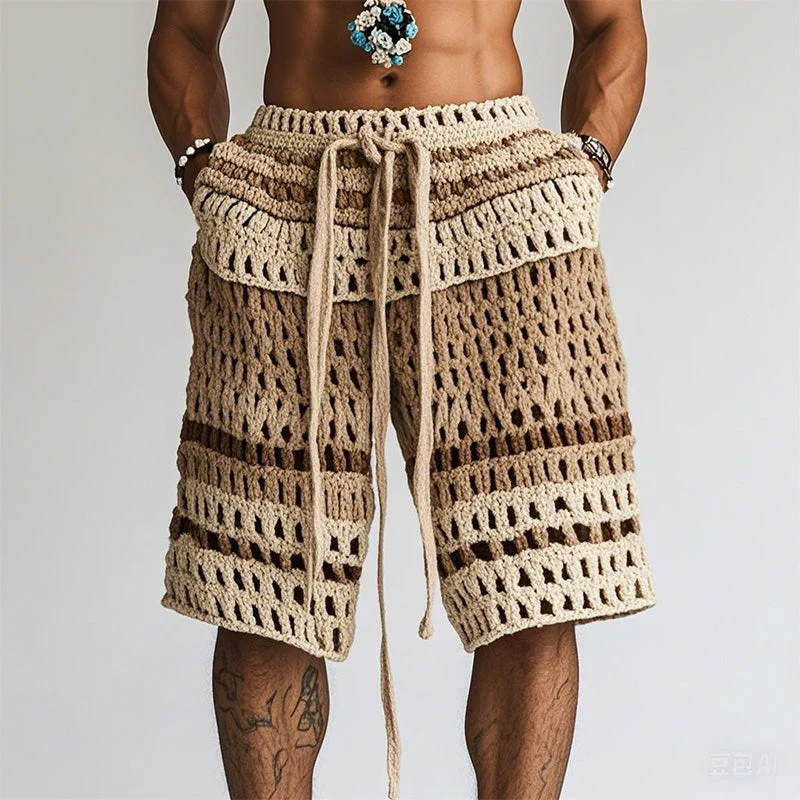 Gestreifte Herren-Shorts mit Lochmuster und Kordelzug