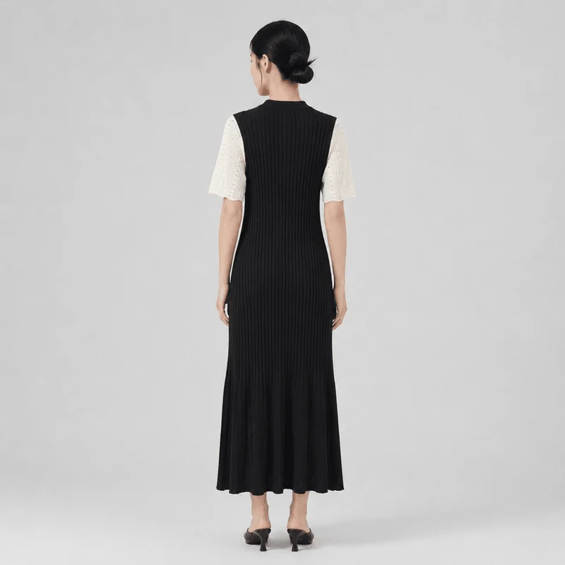Damen-Strickkleid mit Kragen und Knopfleiste