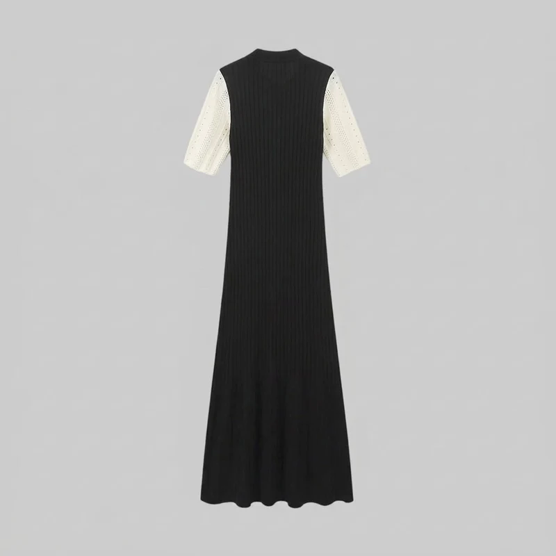 Damen-Strickkleid mit Kragen und Knopfleiste