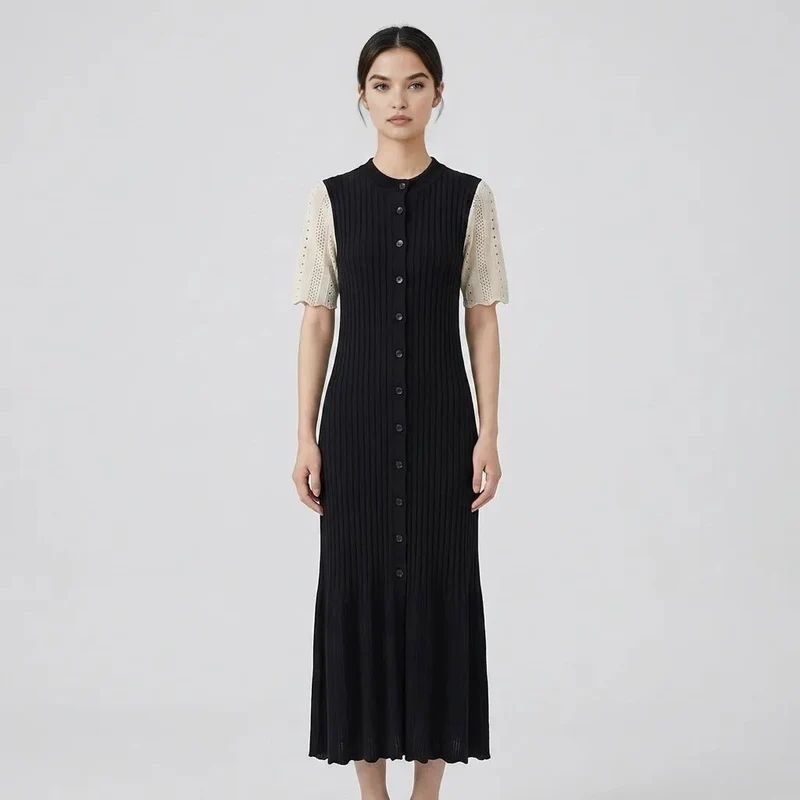 Damen-Strickkleid mit Kragen und Knopfleiste