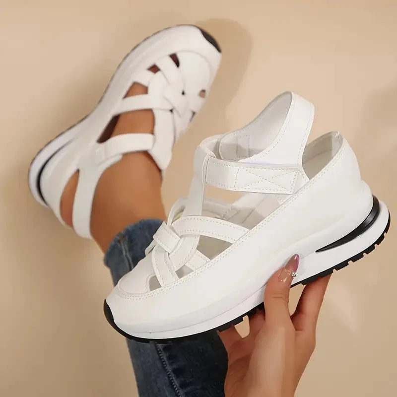 Damen-Sandalen mit Plateau-Sohle und Cut-Out-Design
