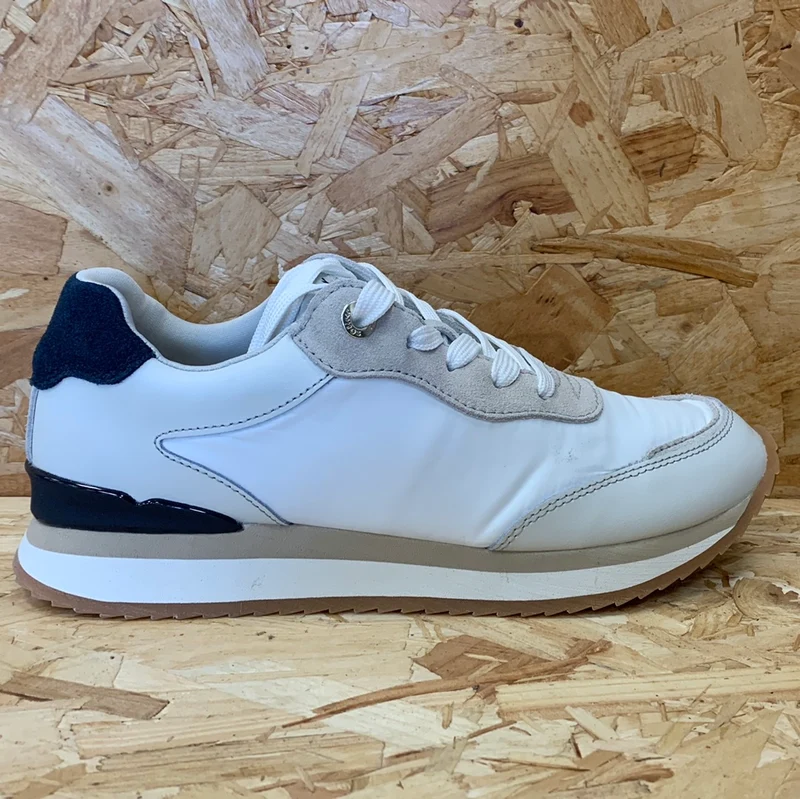 S. Oliver Damenmode-Trainer – Weiß