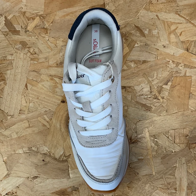 S. Oliver Damenmode-Trainer – Weiß