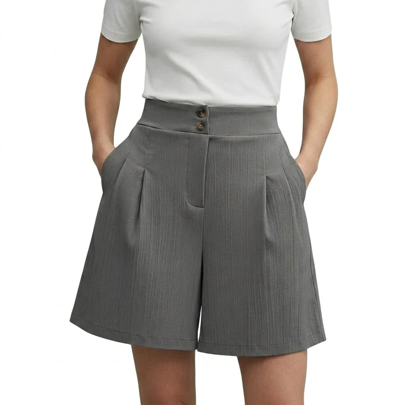 Damen Shorts mit hohem Bund und weitem Bein sowie Falten und zwei Knöpfen