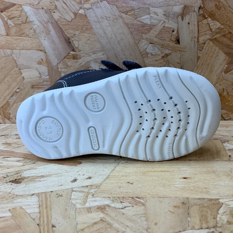 Geox B Macchia BB-Trainer für Kleinkinder – Marineblau