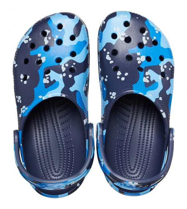 Crocs Klassischer, bedruckter Unisex-Camouflage-Clog – Marineblau/Mehrfarbig