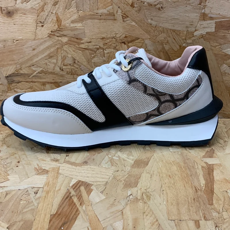 Kate Appleby Damen Pitlochry Trainer – Sand Storm