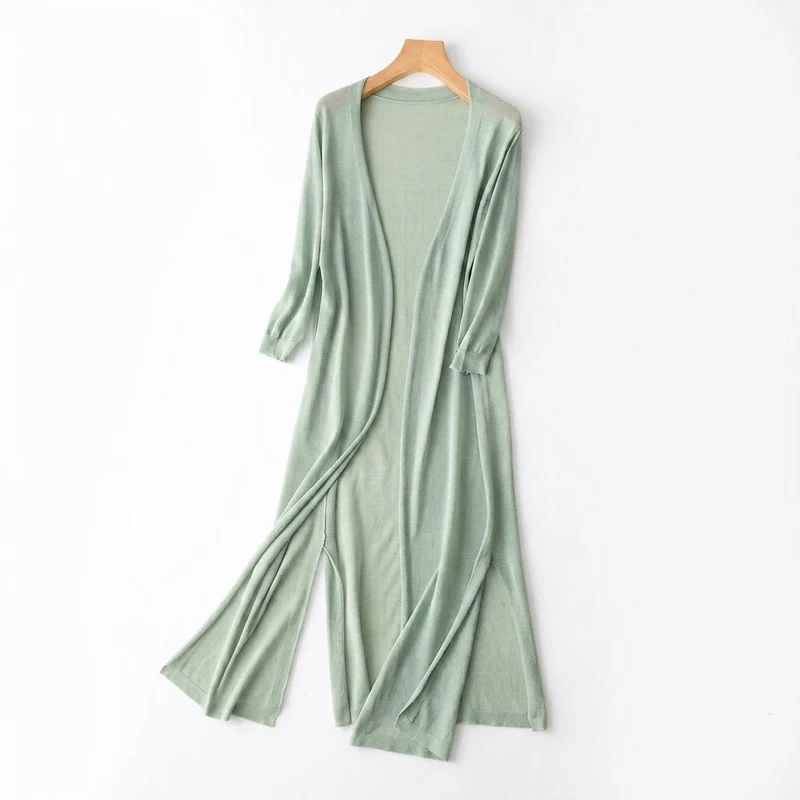 Damen-Strickjacke in langer Form mit offener Vorderseite und Seitenschlitzen