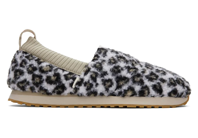 TOMS Damen Alpargata Resident Fleece Espadrille – Egret Snow Leopard