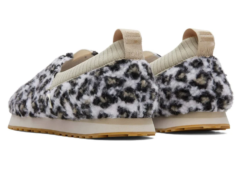 TOMS Damen Alpargata Resident Fleece Espadrille – Egret Snow Leopard